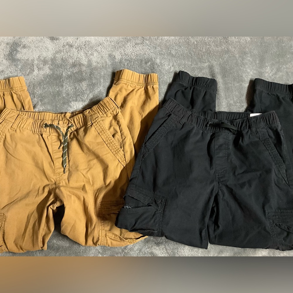 Wrangler Black and Khaki Bundle Casual Pants with Relaxed Fit Tech Cargo Joggers
